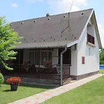 Ferienhaus - Balaton 18390 *
