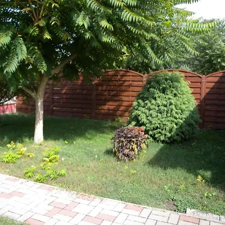 Balatonfenyves/balaton 18390 Tatil Evi *