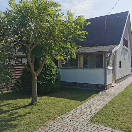 Balatonfenyves/balaton 18390 Tatil Evi *